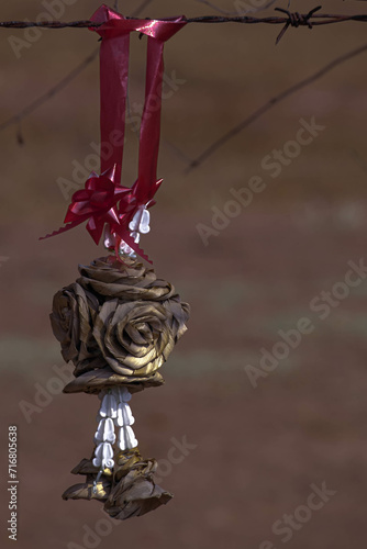 Fototapeta Naklejka Na Ścianę i Meble -  discarded flower garland