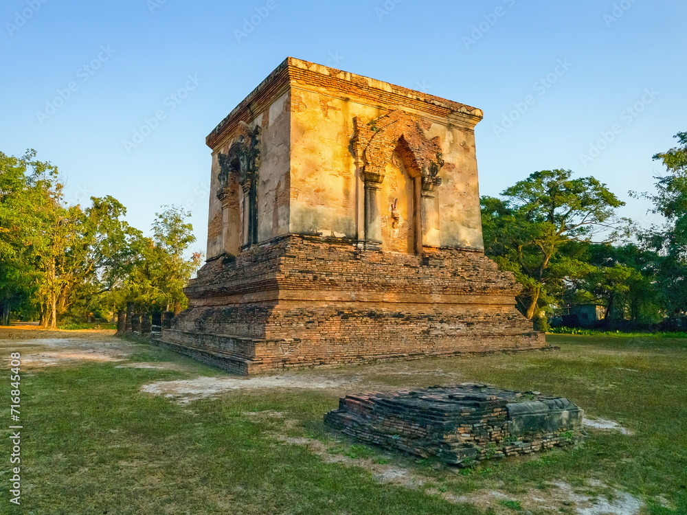 Wat Thraphang Thong Lang temple in Sukhothai, UNESCO World Heritage Site, Thailand