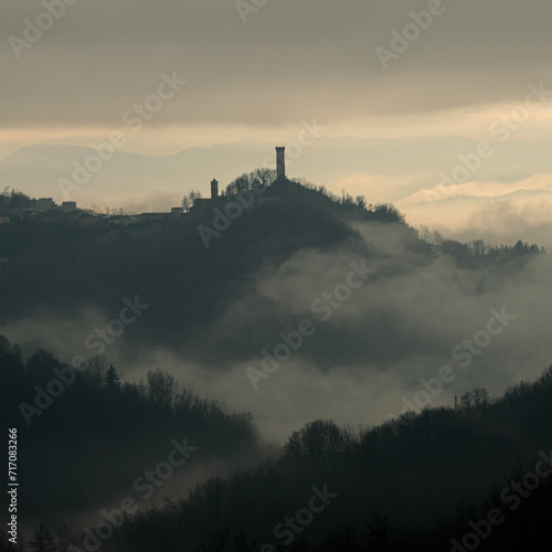 Nebbia tra le Langhe