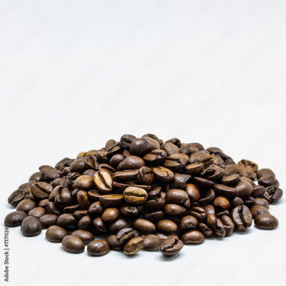Fototapeta premium Coffee beans on white background isolated