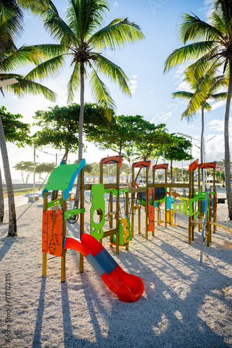 Area de juegos para niños en el Malecon de Santo Domingo, República Dominicana.