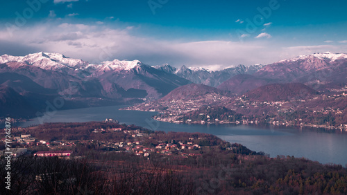 Foto Sunset over the lake. (Lake Orta - Italy)