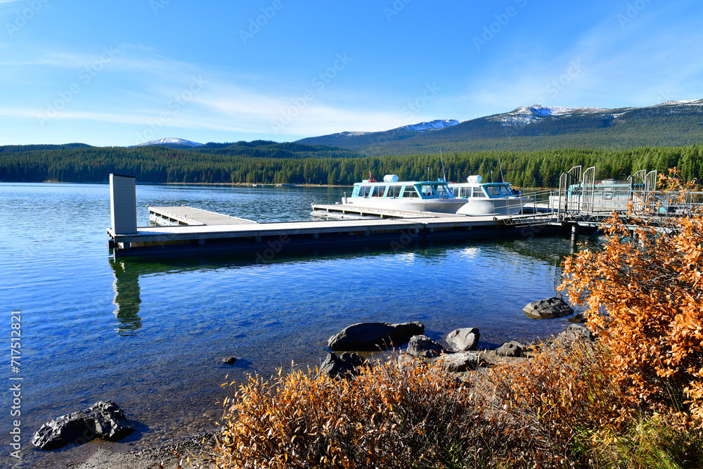 Boat tours to Spirit Island at the Maligne Lake, Alberta, Canada