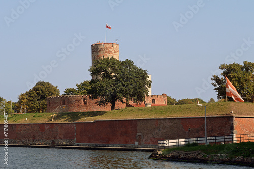 Obraz na płótnie Die alte Festung an der Mottlau in Danzig w salonie