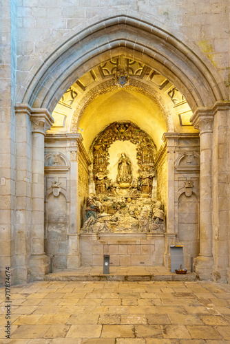 Canvastavla altarpiece of the death of Saint Bernard, polychrome terracotta