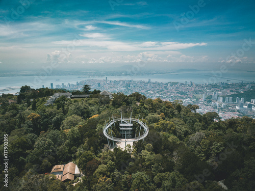 Fényképezés Top down view of Curtis Crest Tree Top Walk - The highest accessible viewing pla