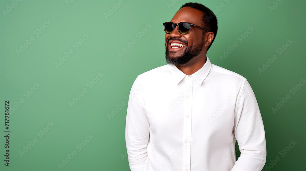 Obraz premium Dynamic African Man Portrait for Commercial Use: Vibrant, Stylish, and Marketable