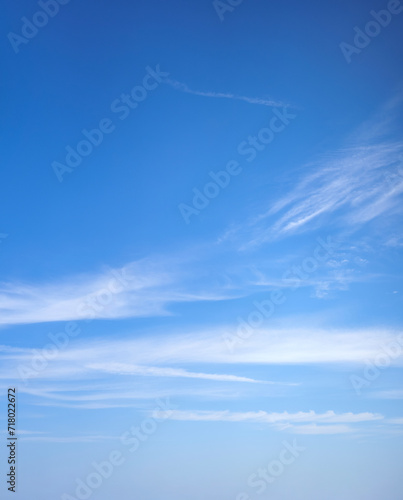 Fototapeta Naklejka Na Ścianę i Meble -  Bleu sky with white clouds