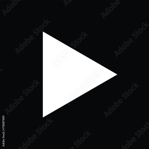icon media play isolated in black