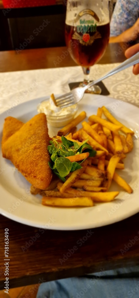 fried cheese eidam with french fries