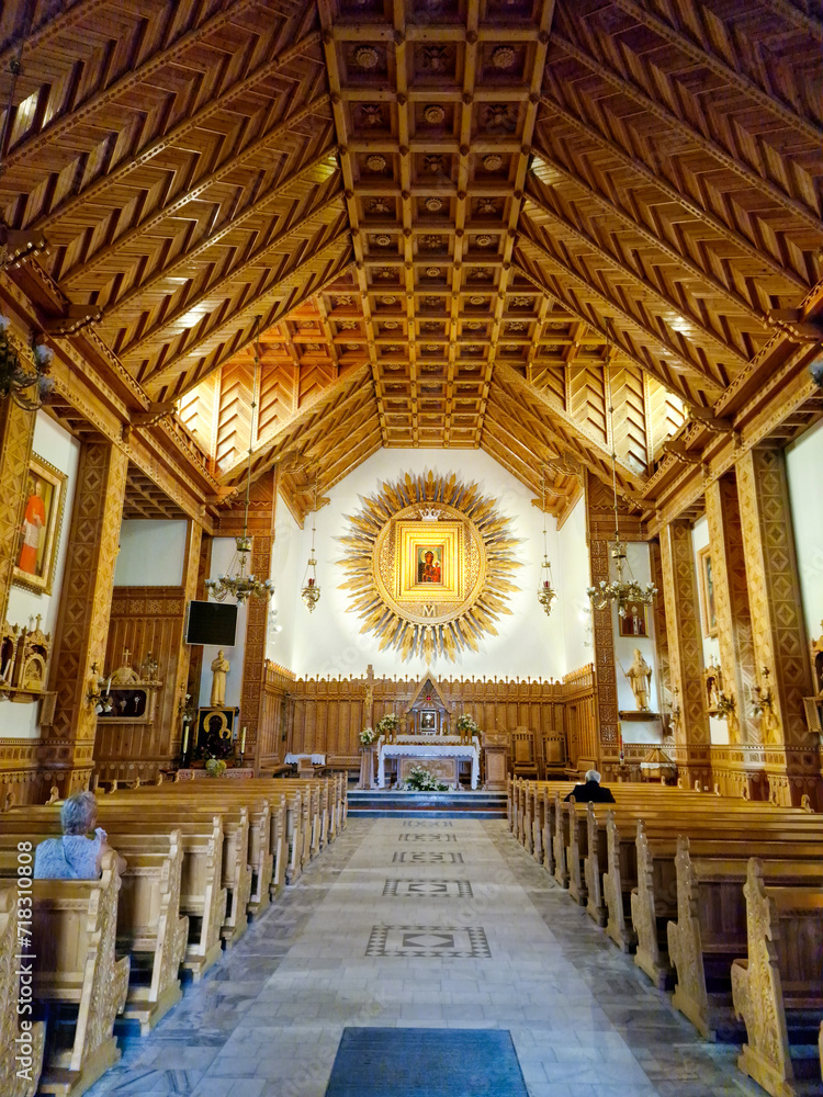 Obraz premium Bachledowka, Poland September 13, 2023: interior church of the Mother of God of Jasnogorska in Bachledowka. Poland