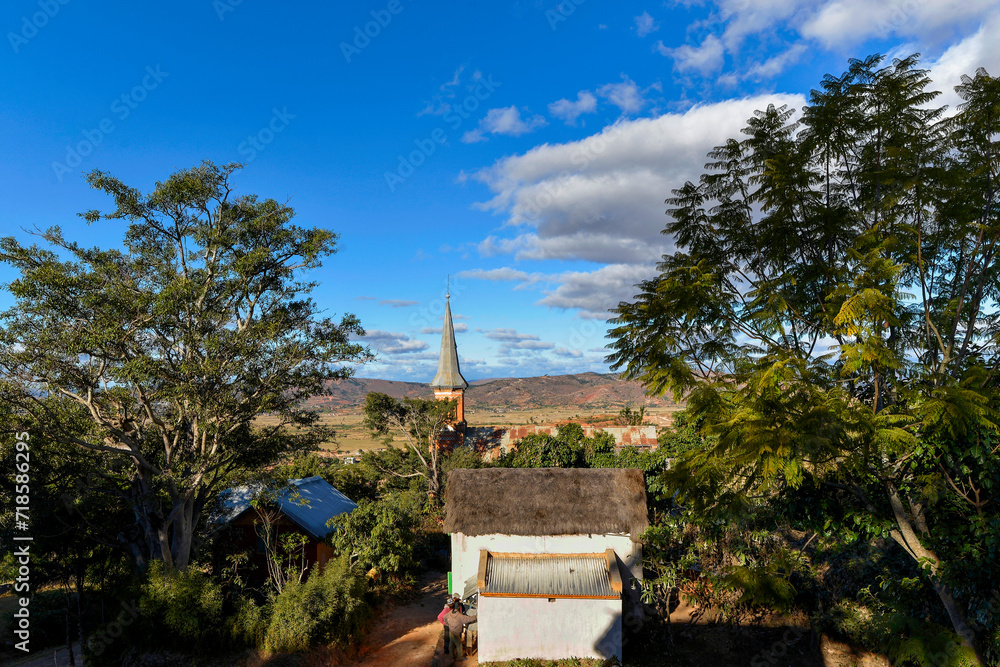 Village dans les hautes-terres de Madagascar Village dans les hautes-terres de Madagascar