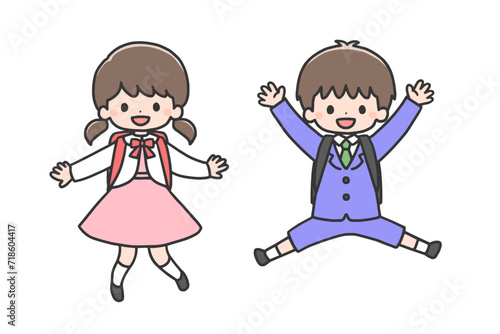 入学式　ジャンプする男の子と女の子