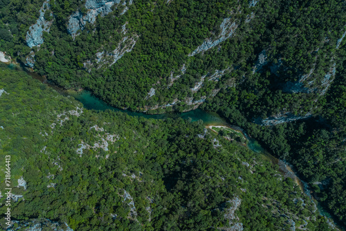 Cuadro en lienzo Kanjon unca viewed from above, small river close to Martin Brod in Bosnia and He