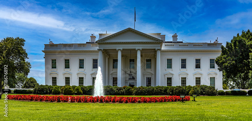 Panoramic view of the White House, the residence and workplace of the American president located in the city of Washington DC, which is the federal capital of the United States of America.