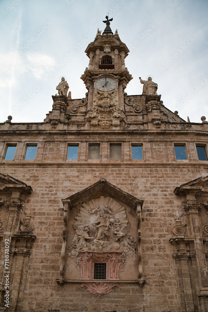 Real Parroquia de los santos Juanes, church of San Juan del mercado, is a church located in the city of Valencia, in front of the Lonja de la Seda, and next to the Central Market. Spain Real Parroquia de los santos Juanes, church of San Juan del mercado, is a church located in the city of Valencia, in front of the Lonja de la Seda, and next to the Central Market. Spain