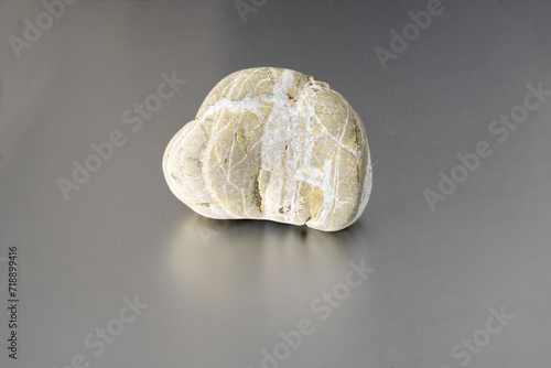 piccola pietra o sasso beige photo