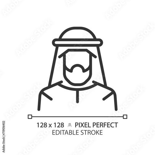Arabic kandura man linear icon. Traditional headscarf. Historical religious clothes. Turban middle eastern male. Thin line illustration. Contour symbol. Vector outline drawing. Editable stroke