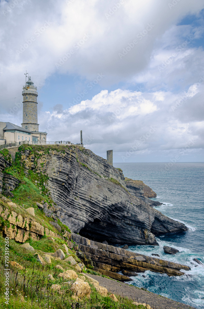 The Cabo Mayor Lighthouse presides over the entrance to the Bay and is a privileged balcony to the Cantabrian Sea and the City of Santander.