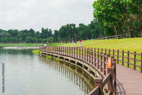 Fototapeta Naklejka Na Ścianę i Meble -  Bridge in the park, Bedok Reservoir