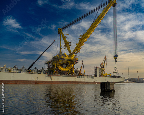 Obraz na płótnie Gdański port w salonie