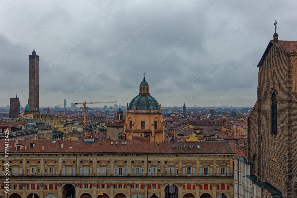 Obraz premium Bologna. Medieval city in Emilia Romagna in Italy Europe. Art and culture. Tourists from all over the world for Piazza Maggiore, Via Indipendenza, the leaning towers and the oldest university
