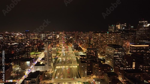 Wallpaper Mural Drone video footage of Downtown Chicago police  Torontodigital.ca