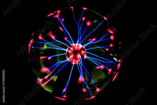Kula plazmowa z promieniami elektrycznymi photo