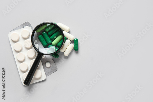 Magnifier with different pi...