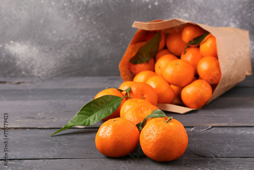 Fresh ripe tangerines with ...