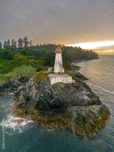 Wallpaper Mural lighthouse on the coast Torontodigital.ca