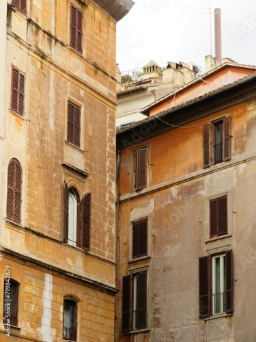 old houses in Rome, Italy © Saule