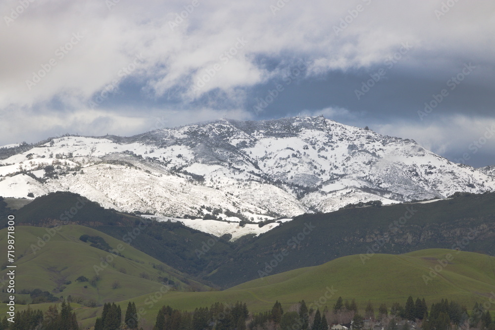 Heavy snowfall on Mt Diablo as seen from a hill in San Ramon, California