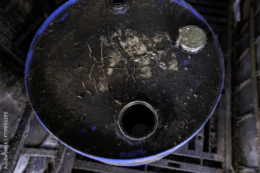 Old dirty oil container Old dirty oil container