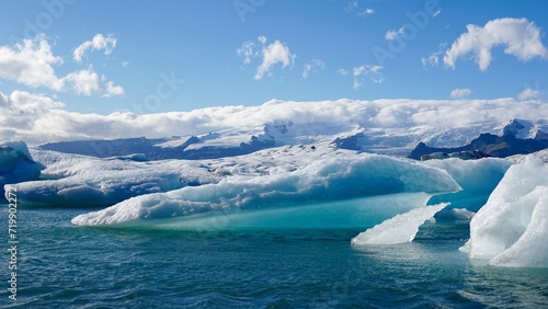 Tableau sur toile iceberg in jokulsarlon lagoon, Iceland