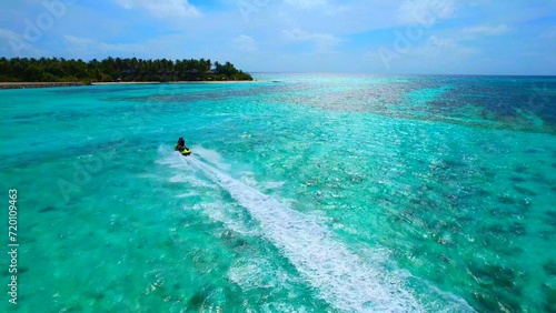 Maldives - Huraa Island - jet skiing in the blue lagoon © Bärbel