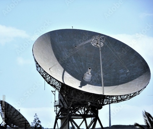 Parabolantenne für Satelliten-Telekommunikation, Aguimes, Gran Canaria photo