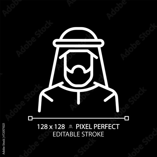 Arabic kandura man white linear icon for dark theme. Historical religious clothes. Turban middle eastern male. Thin line illustration. Isolated symbol for night mode. Editable stroke