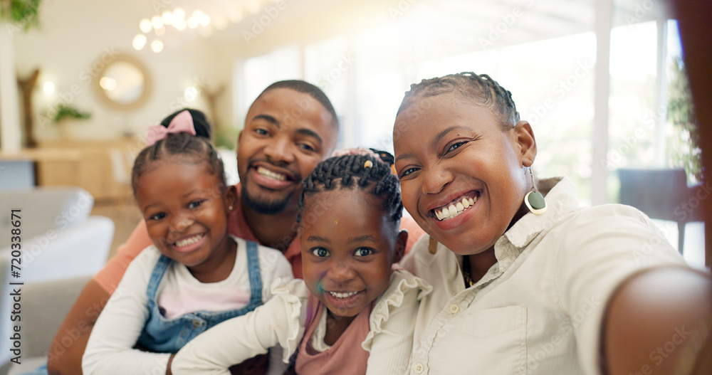 Obraz premium Black family, selfie and happy with parents and children at home, love and bonding with memory for social media. Live streaming, happiness and portrait, together and people smile in picture for post