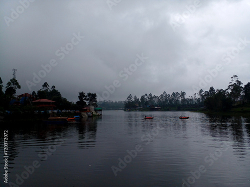 boats on the river © idon alrastani