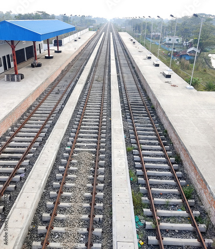 Multiple lines side by side at the railway station
