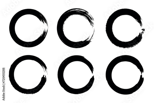 Circles hand drawn set outline