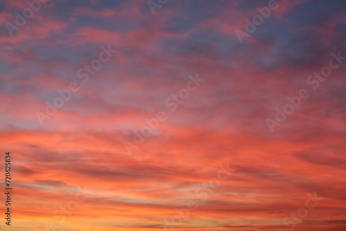 Fototapeta Naklejka Na Ścianę i Meble -  red sky with clouds
