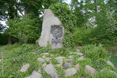 Gedenkstein im Fürst Pückler Park Bad Muskau photo