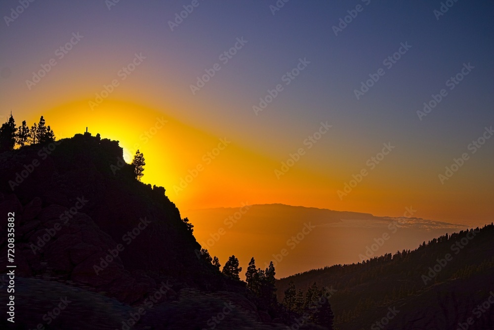 Sonnenuntergang auf Teneriffa, über den Wolken, Teide Nationalpark, Waldbrandgebiet Sonnenuntergang auf Teneriffa, über den Wolken, Teide Nationalpark, Waldbrandgebiet