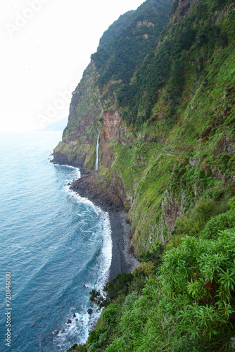 Coastal waterfall of Córrego da Furna on the north coast of Madeira island (Portugal) in the Atlantic Ocean, seen from the Véu da Noiva viewpoint on the abandoned portion of the ER101 coastal route © Alexandre ROSA