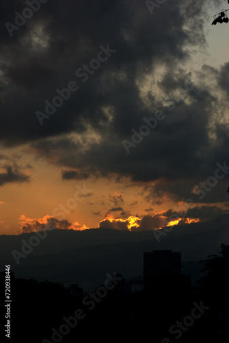 Un bonito atardecer te relaja, te llena de energía y color, ¡te hace bien!