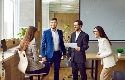 Canvas-taulu Business people happy male, female successful team interaction, bringing togethe
