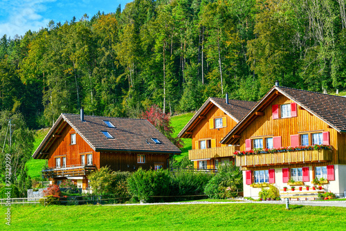 Wallpaper Mural Siedlung Tufertschwil in der Gemeinde Lütisburg im Kanton St. Gallen (Schweiz)	 Torontodigital.ca