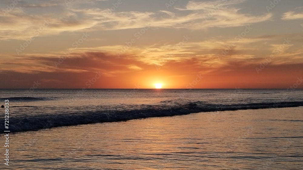 Puesta de sol en balneario Monte Hermosso